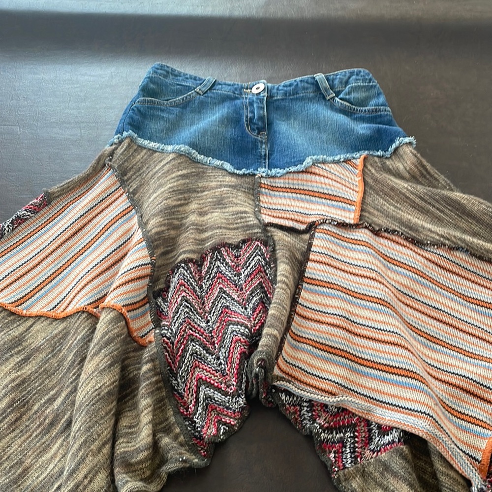 women’s size 6 denim and crochet skirt